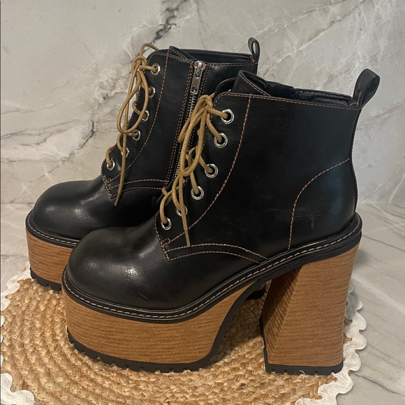 NWOT Dolls kill Current Mood Live Today Ankle Boots - Picture 3 of 7